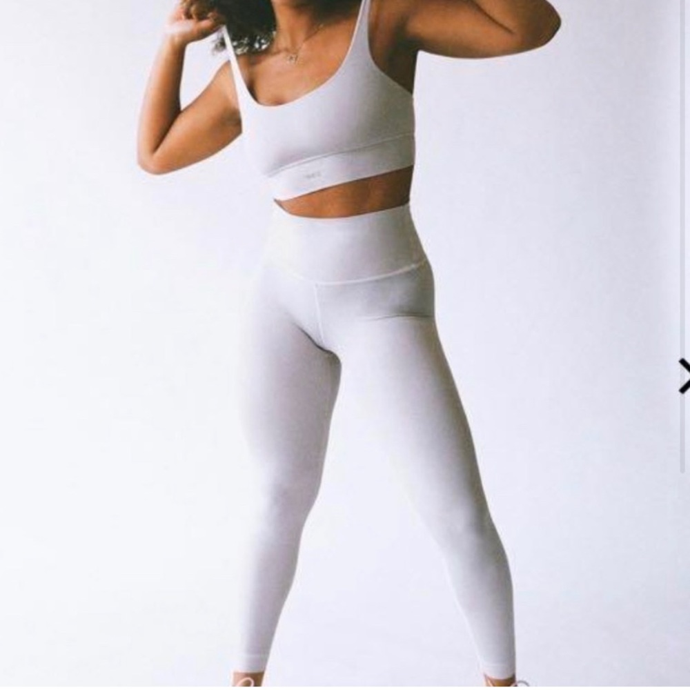 SET Active luxform legging and v racer back top Size M - Picture 1 of 4
